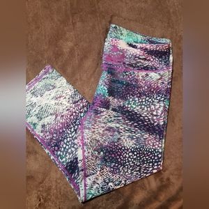 Womens gym capri • no tags • M